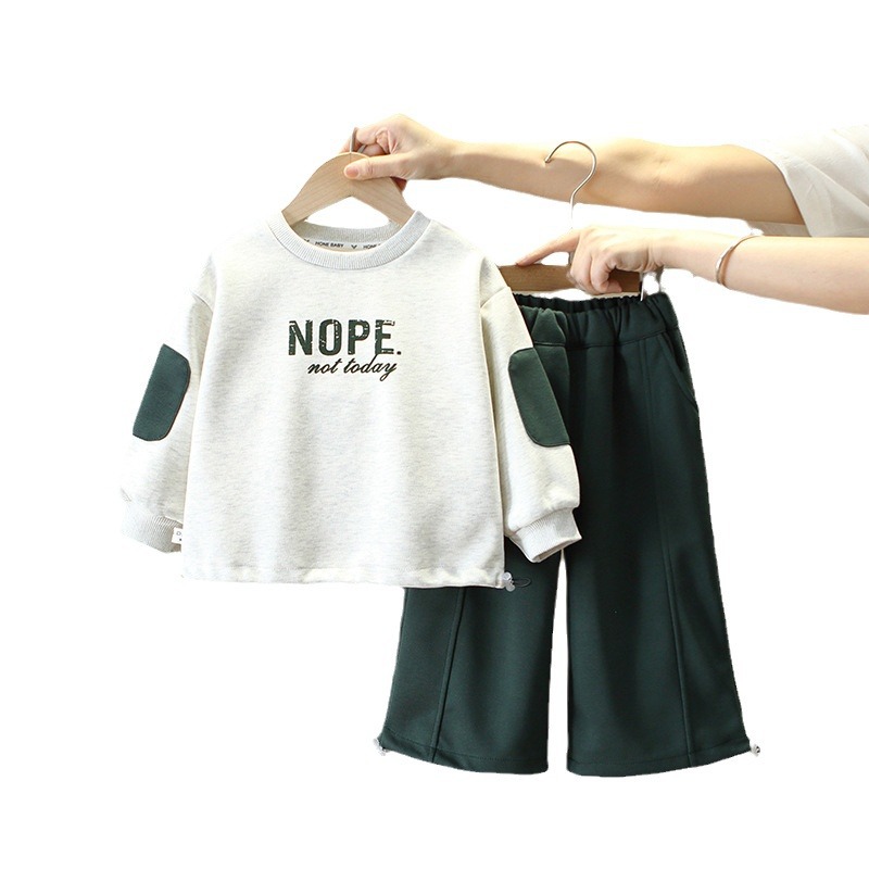 6165 Traje de primavera y otoño para niños 2025 nuevo estilo estilo occidental suéter para niños de dos piezas bebé deportes y ocio para niños