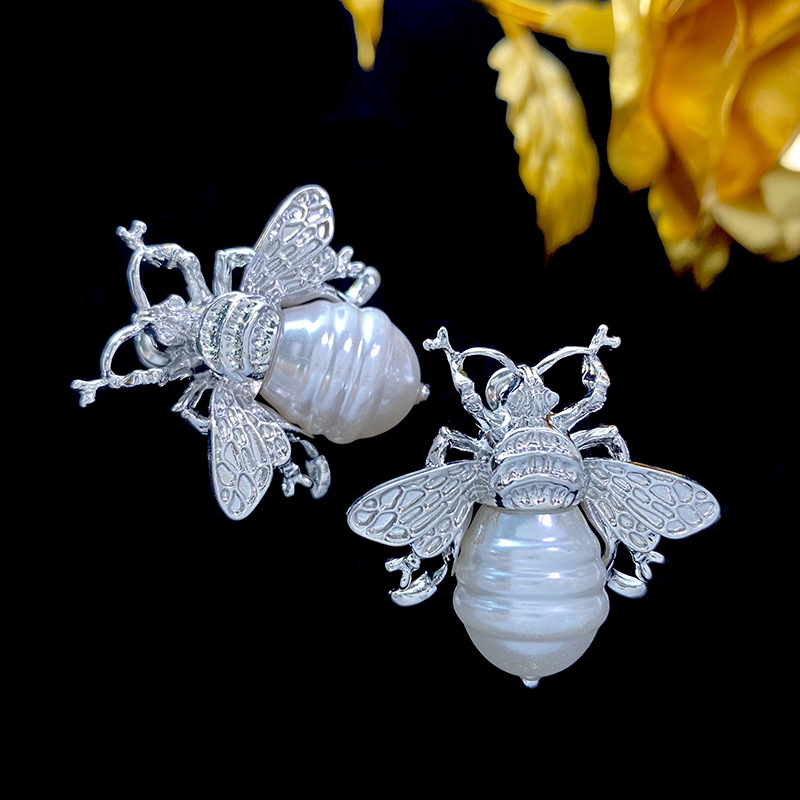 1 Pair Ig Style Bee Imitation Pearl Alloy Ear Studs display picture 5