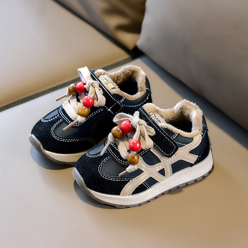 Al por mayor un invierno de 2025 nuevos zapatos deportivos para niños y niñas para bebés calentadores zapatos de algodón suaves