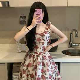 赤茶玫瑰森系初恋裙ins碎花甜辣纯欲浪漫显瘦玫瑰花无袖连衣裙女