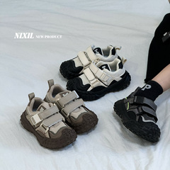 子供用ランニングシューズ 2022 春と秋の新しいスタイルのメッシュ軽量通気性スポーツシューズ男の子と女の子用ソフトソールお父さん靴