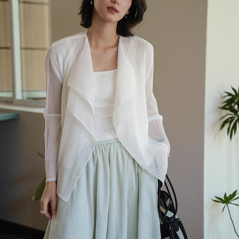 White Coat for Women, Autumn, High-End Feel, Mesh Splicing, Double-Layer, Casual, Versatile Cardigan, Women's Design, Pleated Top White Coat for Women, Autumn, High-End Feel, Mesh Splicing, Double-Layer, Casual, Versatile Cardigan, Women's Design, Pleated Top