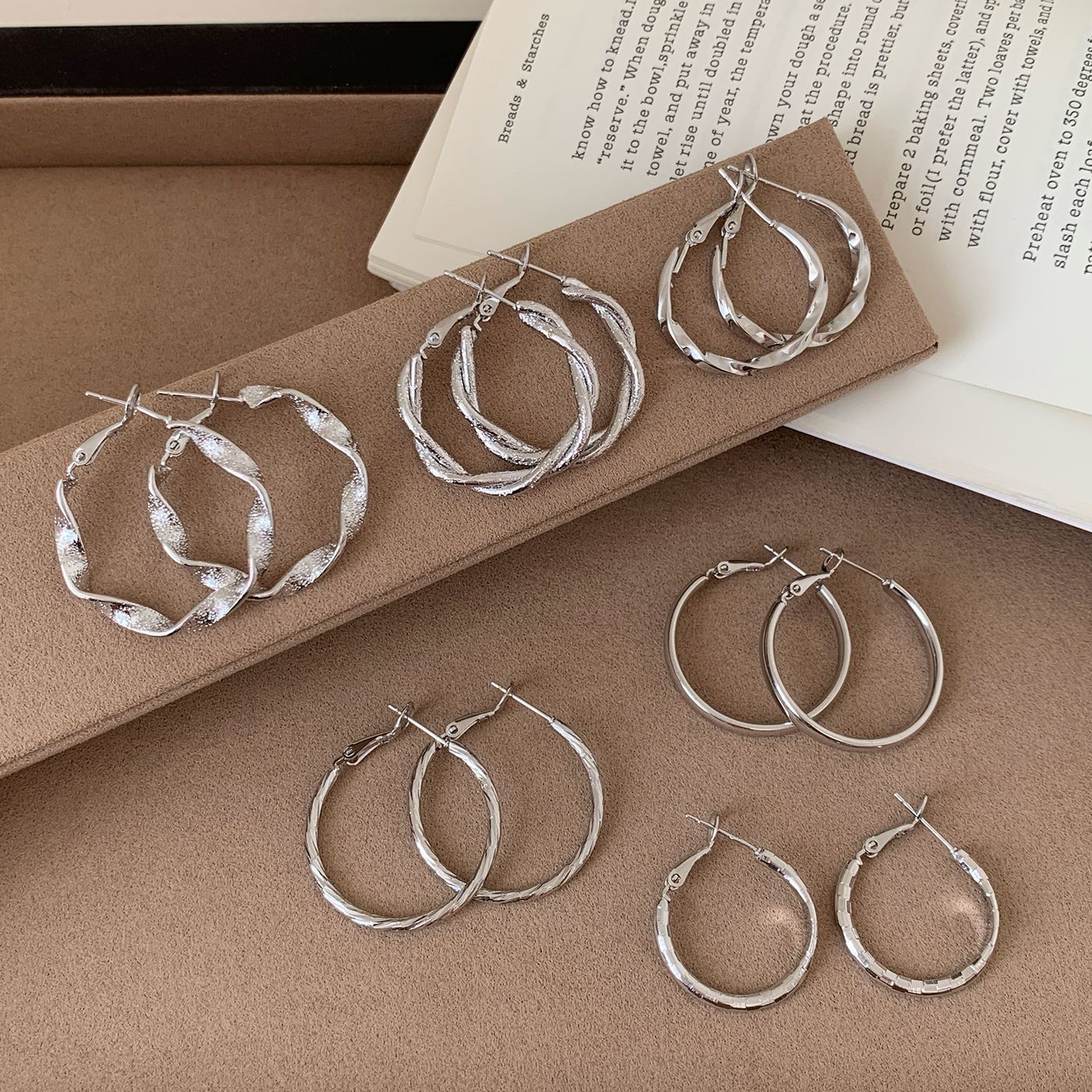Large Hoop Earrings for Women, Unique Design, Niche Style, Large Circle Ear Cuffs, Plain Hoop Earrings, Light Luxury and High-End Feel