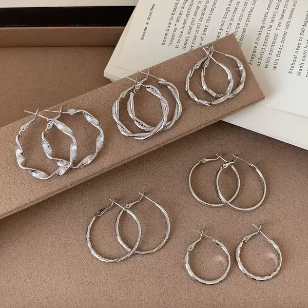 Large Hoop Earrings for Women, Unique Design, Niche Style, Large Circle Ear Cuffs, Plain Hoop Earrings, Light Luxury and High-End Feel