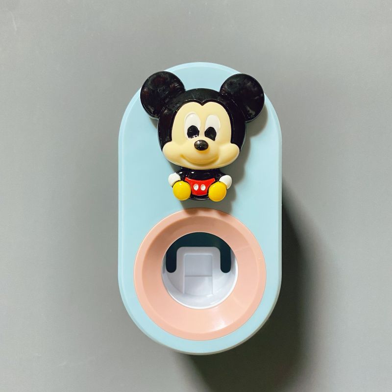 Automático de pasta de dientes exprimidor de dibujos animados de los niños lindo Punch-libre almacenamiento rack clip de pasta de dientes exprimidor diario diverso suministro