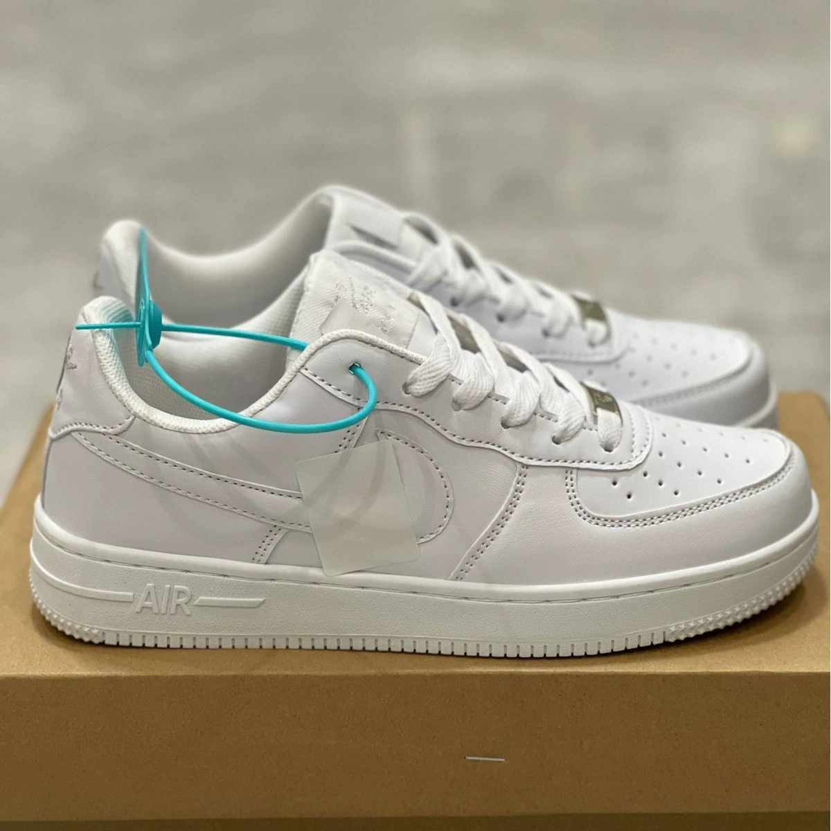 Кроссовки Nike Air Force 1 low, унисекс классические, цвета белый и чёрный, размеры 36–44