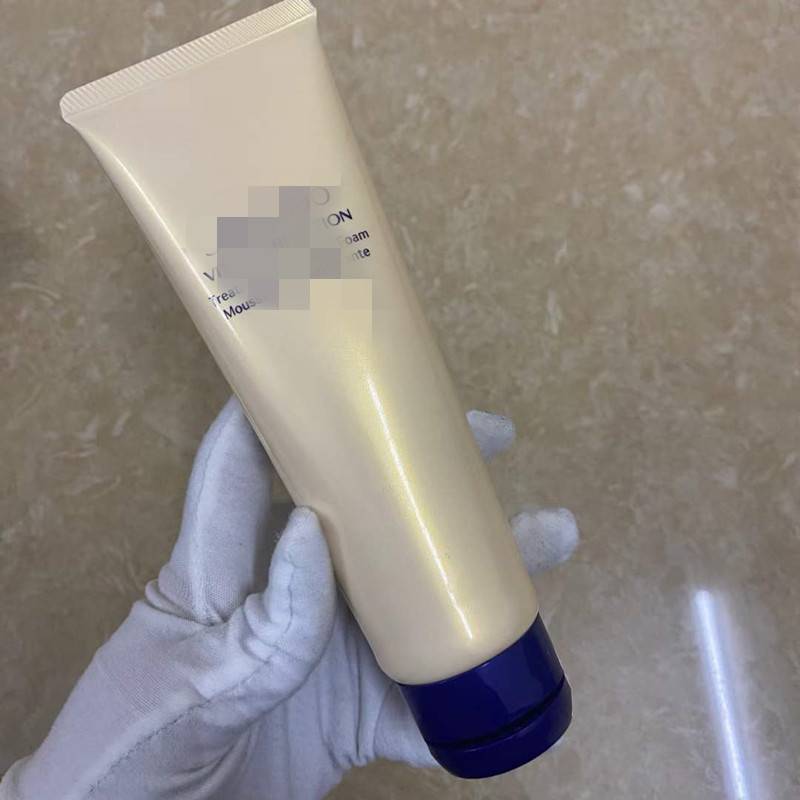 ビッグブランドと同じスタイルの普通の資生堂 Yuewei Fei リバイタライジング クレンジング クリーム 125ml 保湿クレンザー オイル コントロール|undefined