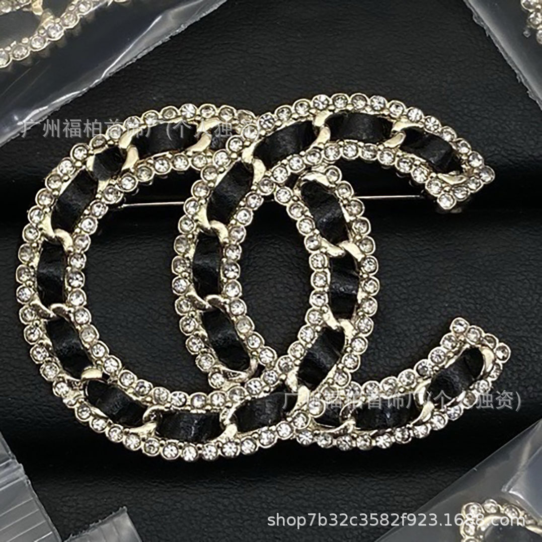 Chanel Double C Fragrance Star Heart Pearl Rhinestone Enamel Brooch Vintage Style High-End Brooch Collection