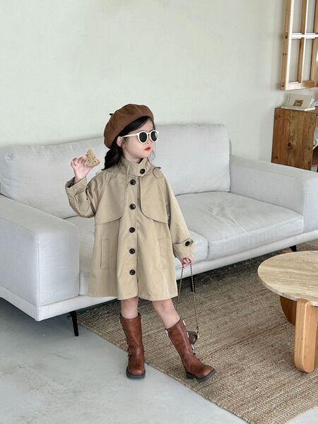 Autumn khaki fashionable trench coat