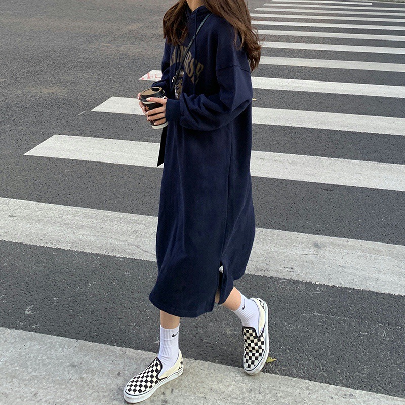 Темно синий