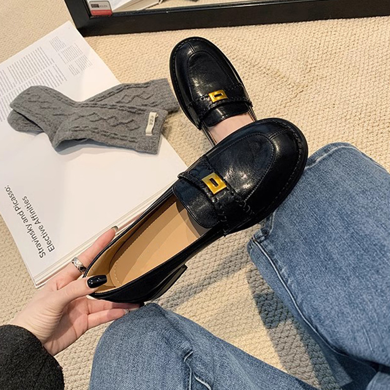 Grape Mom primavera nuevo estilo británico retro pequeña hebilla dorada cabeza redonda perezosa tacón grueso zapatos de cuero Love mujer