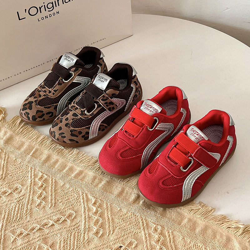 Zapatos de entrenamiento de leopardo para niños 2026 verano niñas estilo retro Gump zapatos de moda para niños grandes zapatos casuales versátiles image 4