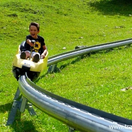 其他游艺设施;电玩设备;大型户外游乐