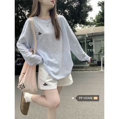 夏の新型の怠惰な経典はストライプの長袖のtシャツの女性の夏の薄いタイプの日焼け止めのブラウスのゆったりしている上着のinsを配合します。