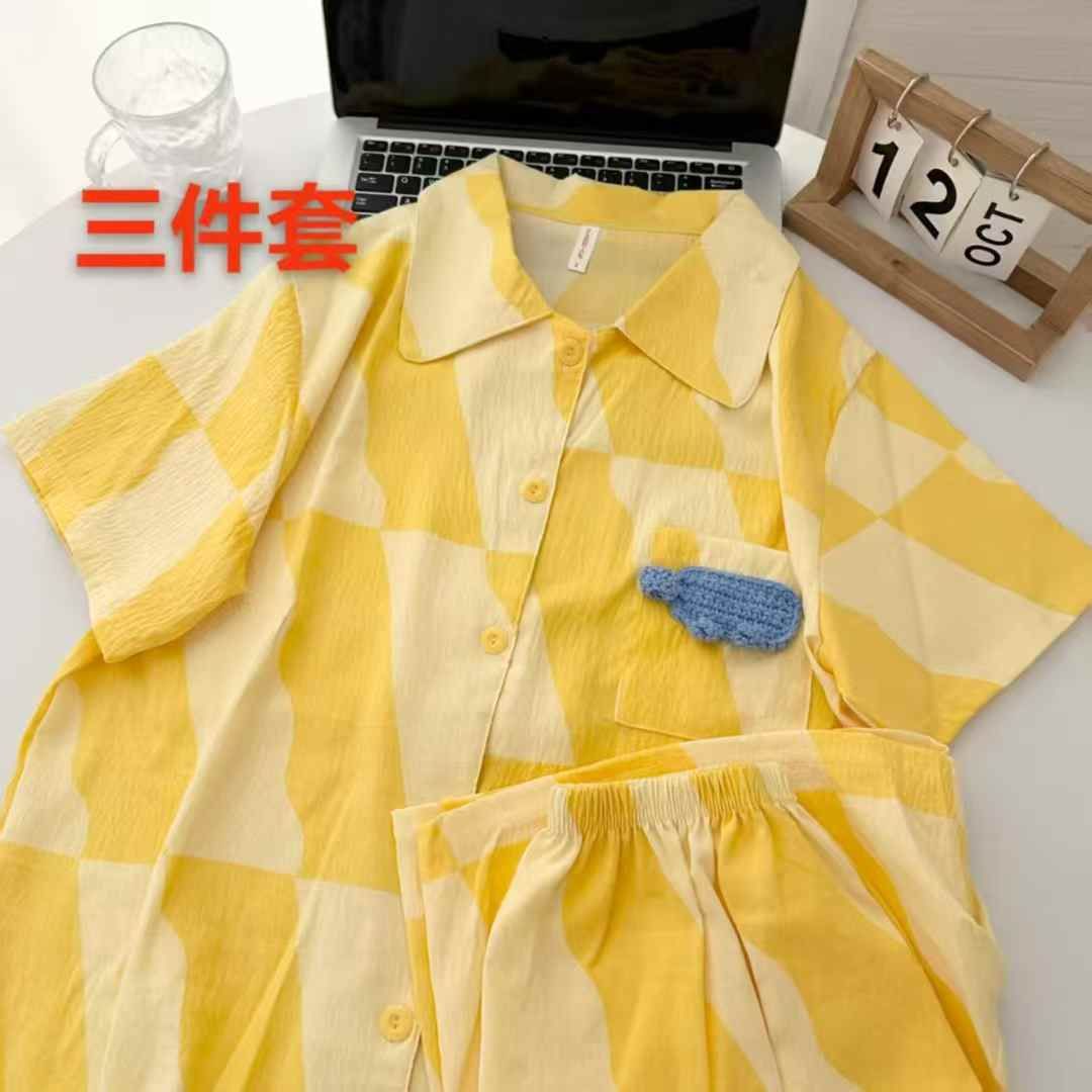 Verano transfronterizo nuevo estilo nube algodón pijamas de tres piezas mujer dibujos animados lindo pantalones de manga corta pantalones cortos traje de servicio a domicilio