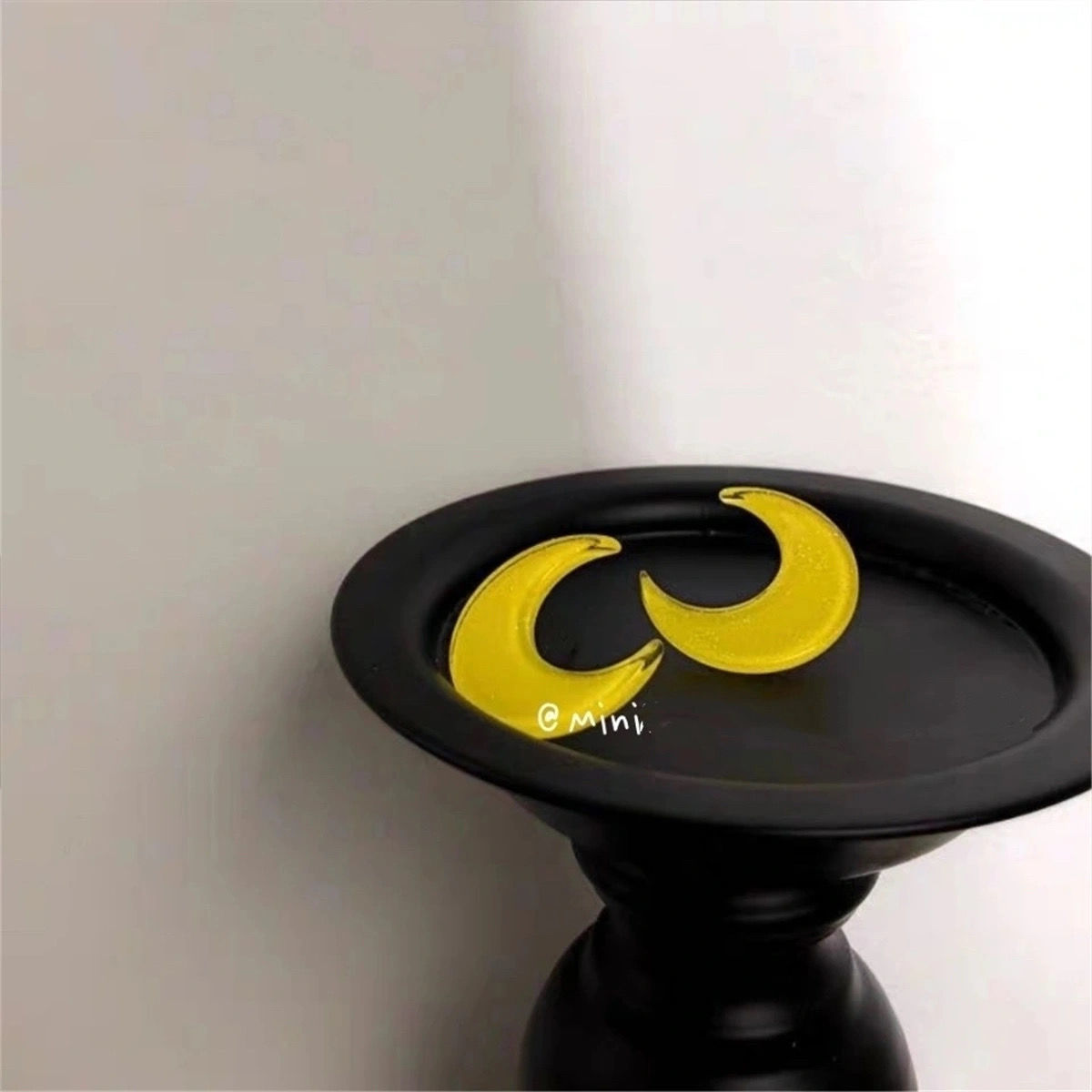 Women's Gender Sweet Style Sweet Women's Moon Arylic Hair Clip