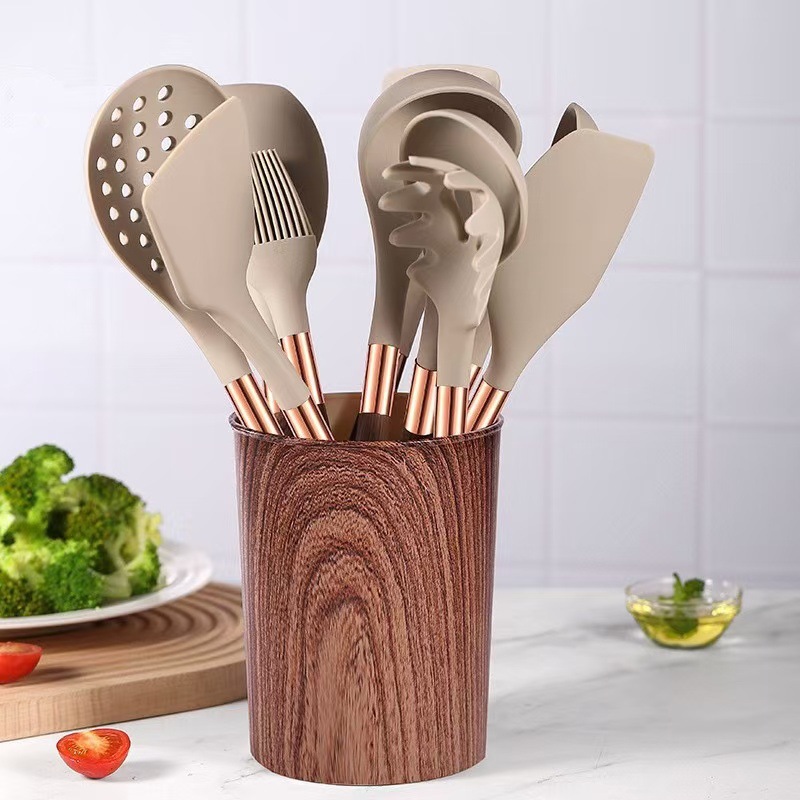 Nuevo conjunto de cocina de silicona transfronteriza 11 piezas de mango de madera chapado en oro no pegajoso de silicona 10 piezas en stock