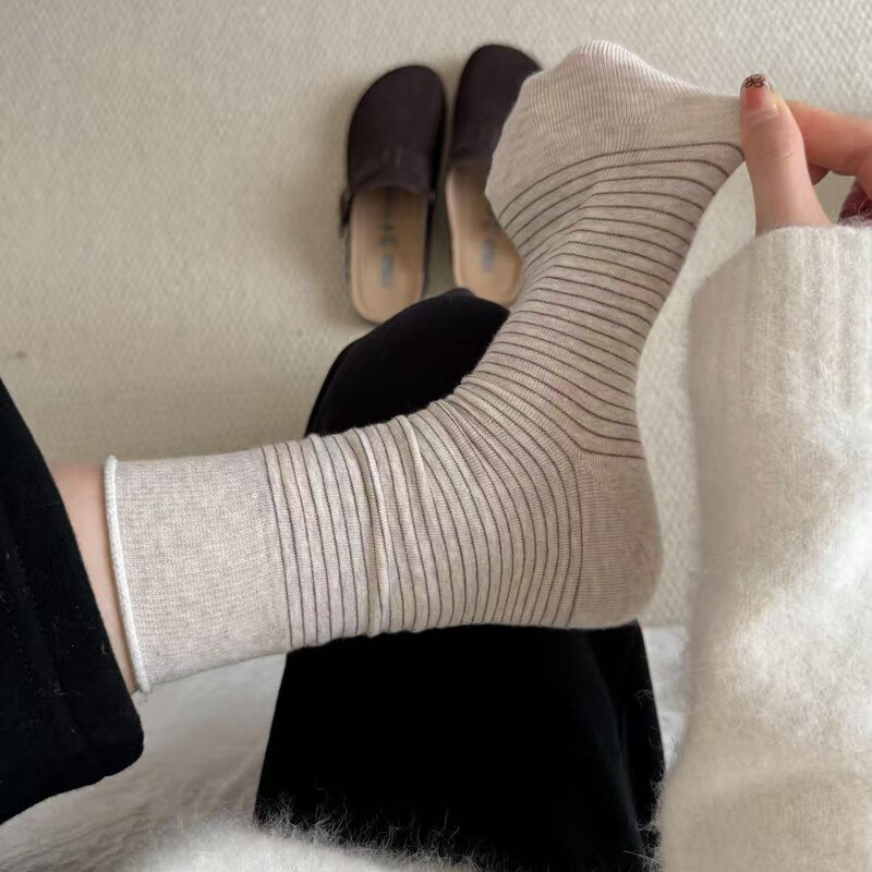 Striped Socks for Women, Spring and Autumn Mid-Calf Socks, Fashionable and Versatile, Mid-Waist Slouch Socks, Breathable and Non-Binding, Paired with Melard Shoes Striped Socks for Women, Spring and Autumn Mid-Calf Socks, Fashionable and Versatile, Mid-Waist Slouch Socks, Breathable and Non-Binding, Paired with Melard Shoes