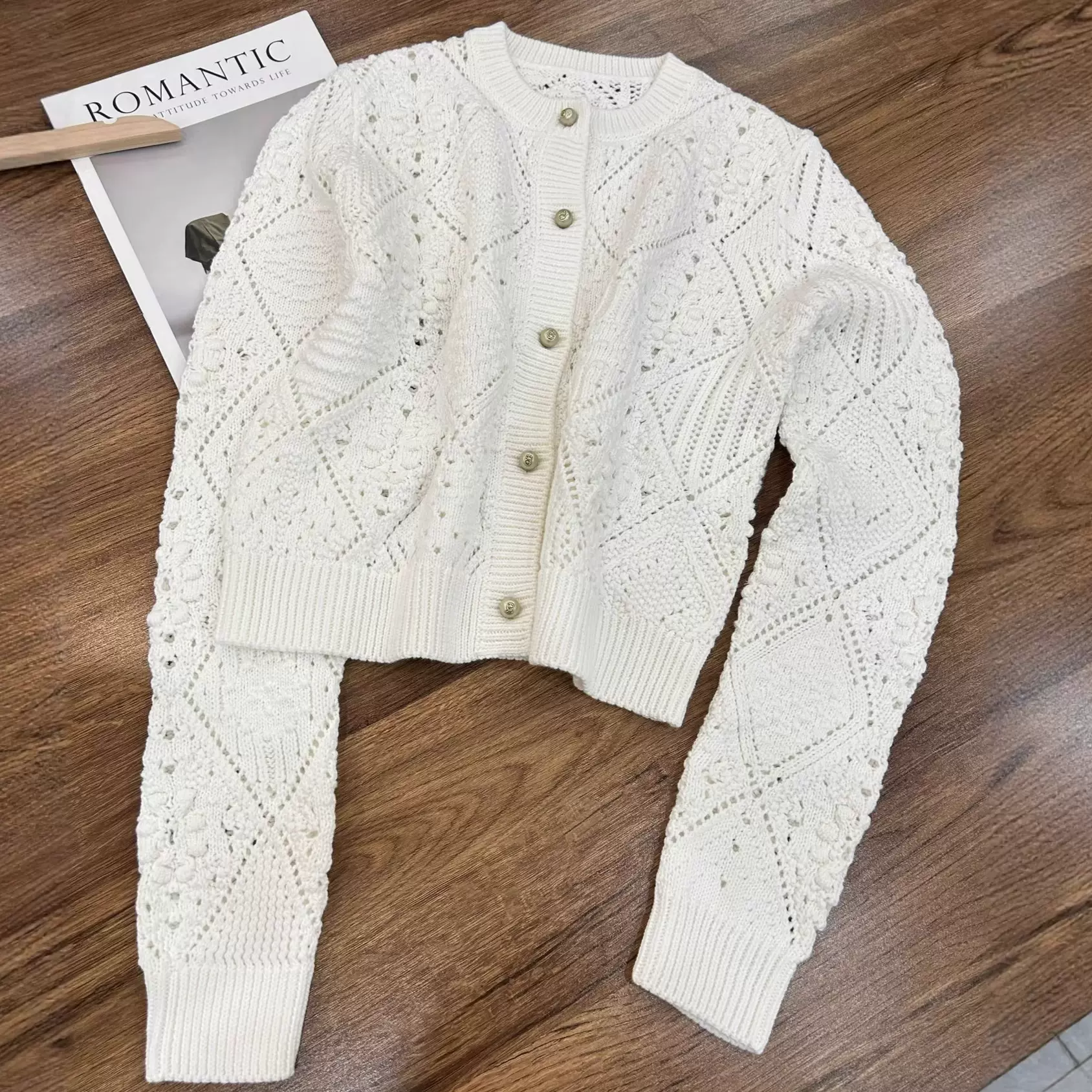 【现货】D家早春小香风时尚百搭减龄镂空钩花背心开衫针织衫套装