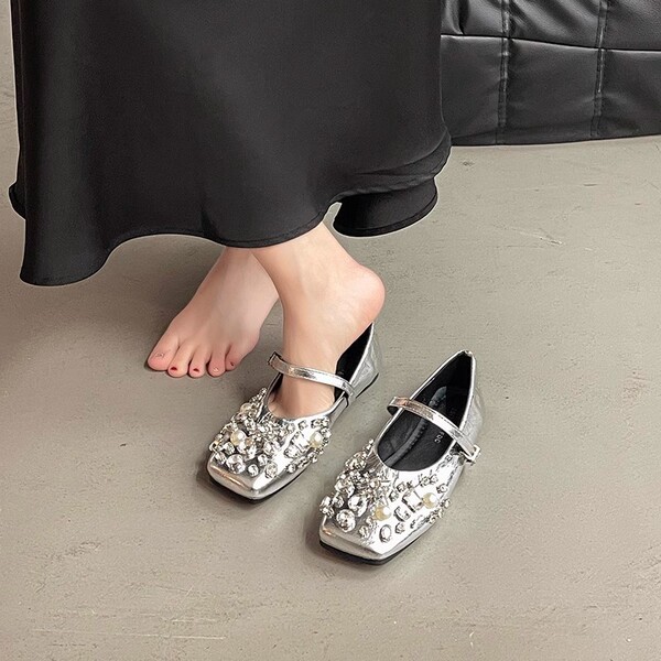Design fashionable romantic and delicate Mary Jane shoes with…