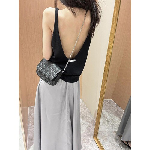 Lingerie-style, sexy, backless, sleeveless, knitted halter top for women, perfect for summer outerwear, featuring a solid color, chic and fashionable design.