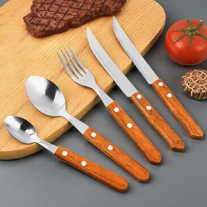 Cuchillo y tenedor de acero inoxidable explotador transfronterizo cubiertos occidentales cuchillo y tenedor de filete conjunto de sopas de sopa mango de madera de cinco piezas conjunto de cuchillo y tenedor afilado