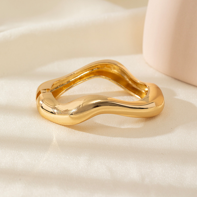 Gold Irregular Bracelet Women's Zinc Alloy Color-free Original Design Fashion Classic Wave Opening Bracelet for Foreign Trade