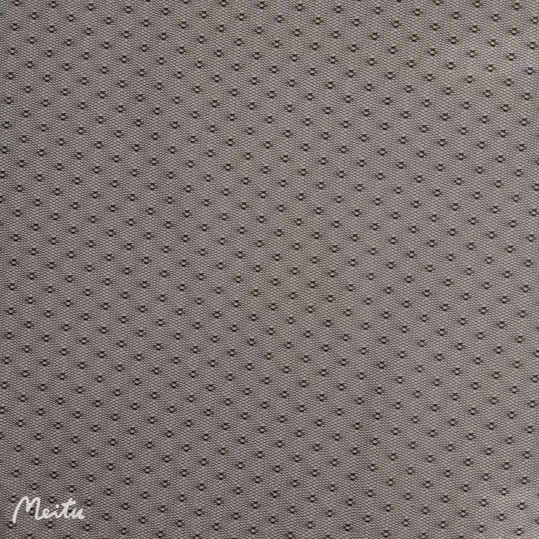 【现货供应】涤纶无弹空心小圆点提花网纱 薄透 小清新网纱面料