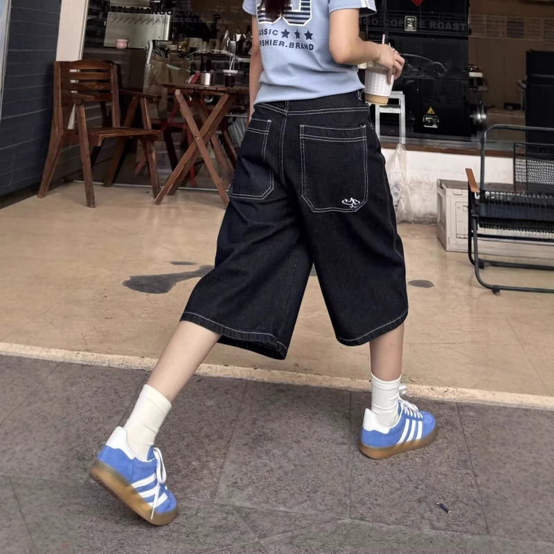 American-Style Trendy Loose Wide-Leg Denim Capri Pants for Women, High-Waisted, Niche Embroidery, Versatile, Slimming Casual Pants That Make Legs Look Longer American-Style Trendy Loose Wide-Leg Denim Capri Pants for Women, High-Waisted, Niche Embroidery, Versatile, Slimming Casual Pants That Make Legs Look Longer