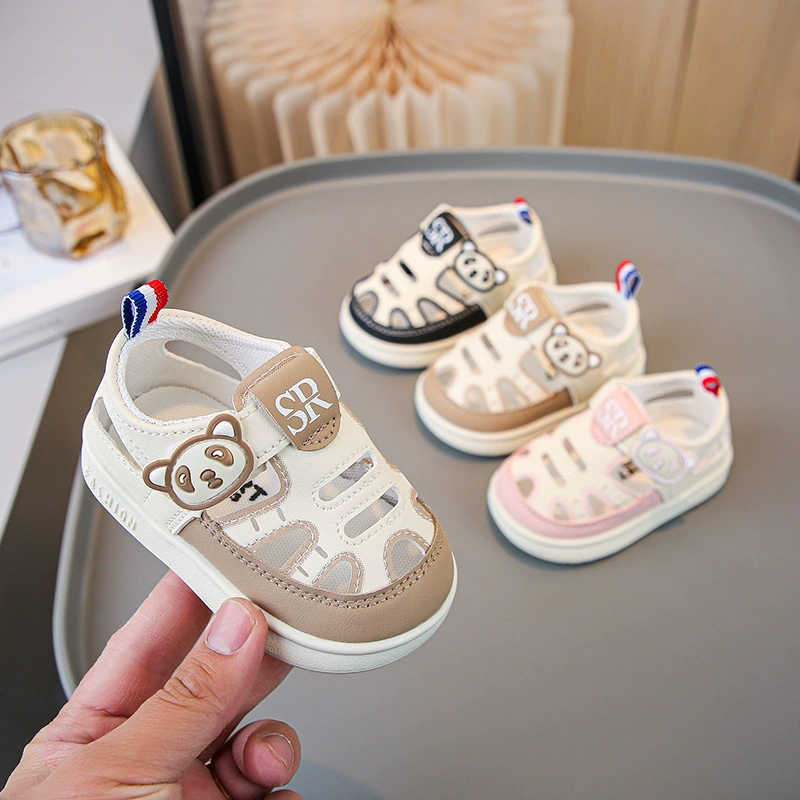 2024 Летние новые детские пещерные туфли дышащие кроссовки для мальчиков и девочек на мягкой подошве сандалии мультфильм милые детские туфли