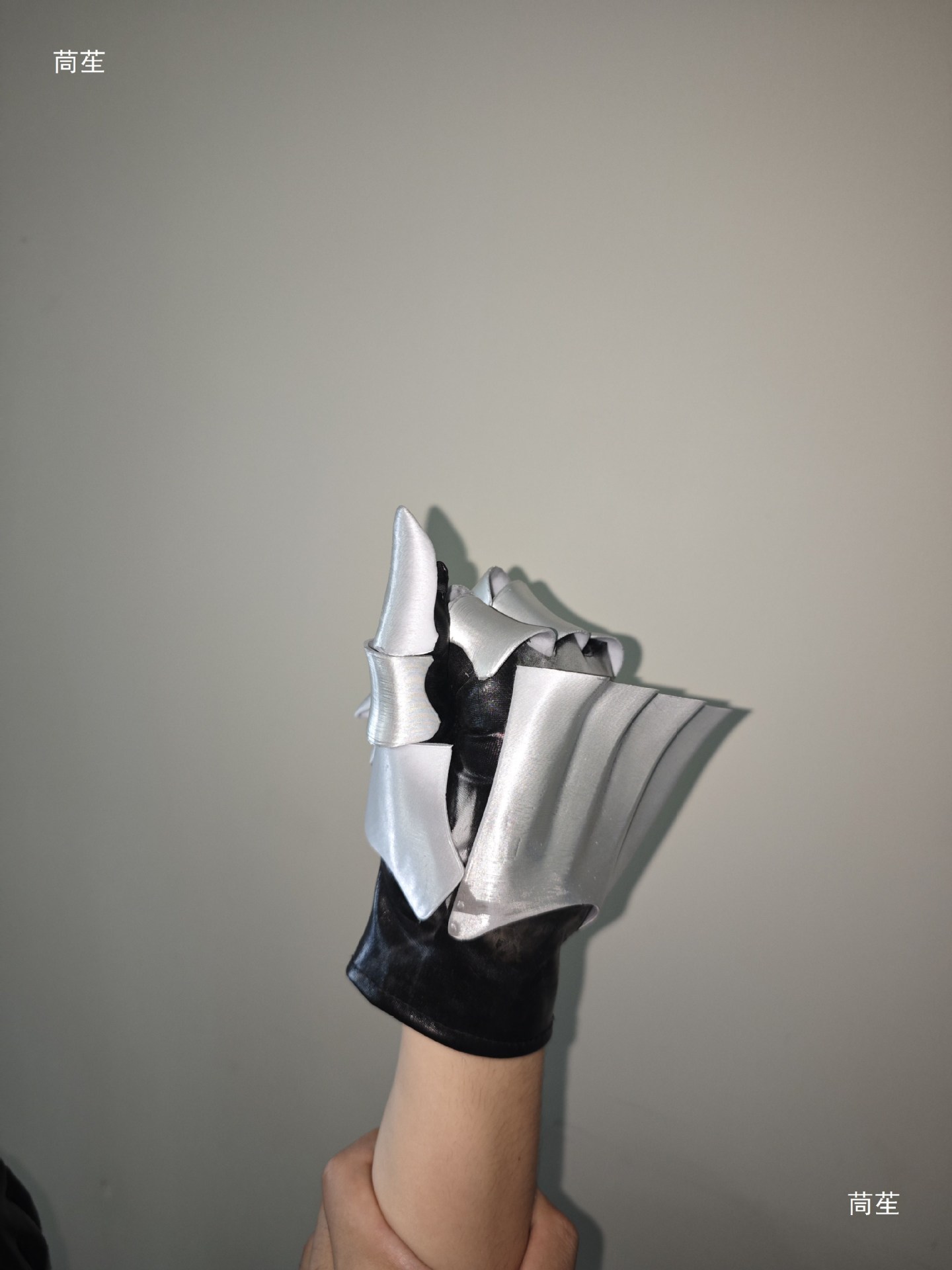 Knight Armor Wearable Hand Armor Thin Sheet Movable Hand Armor Arm Armor Medieval Hand Armor Starry Sky Silver White