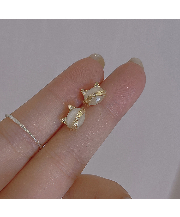 6g Weight Cat's Eye Stone, Zircon Inlay Material Ear Studs Classification 1 Pair Quantity Holiday, Daily Occasion Copper Material Four Leaf Clover, Cat, Flower Pattern Women's Gender Plating, Inlay Design Simple Style Style 1 Pair Simple Style Four Leaf Clover Cat Flower Plating Inlay Copper Cat's Eye Stone Zircon Ear Studs 4