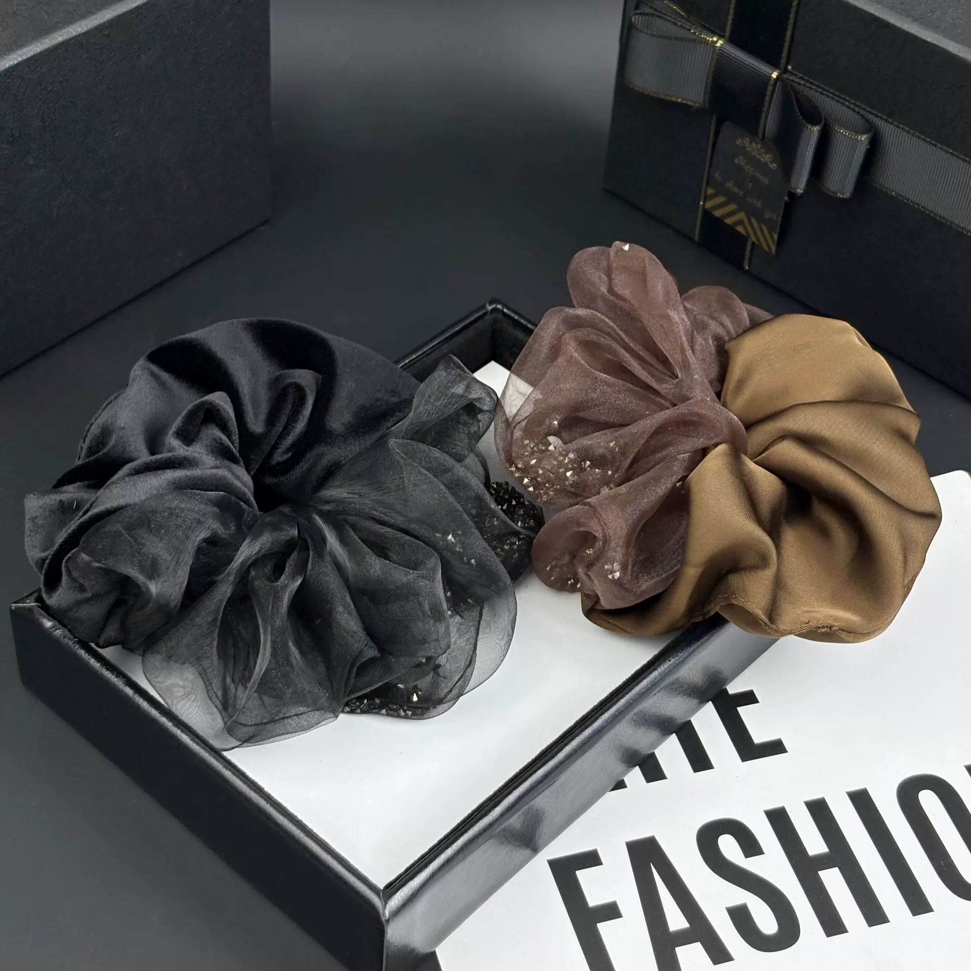 高级感黑色缎面碎钻气质双层大肠圈女时尚轻奢后脑勺扎头绳发饰