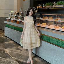 气质名媛重工钉珠珠片修身蓬蓬蛋糕裙2025显瘦网纱礼服挂脖连衣裙