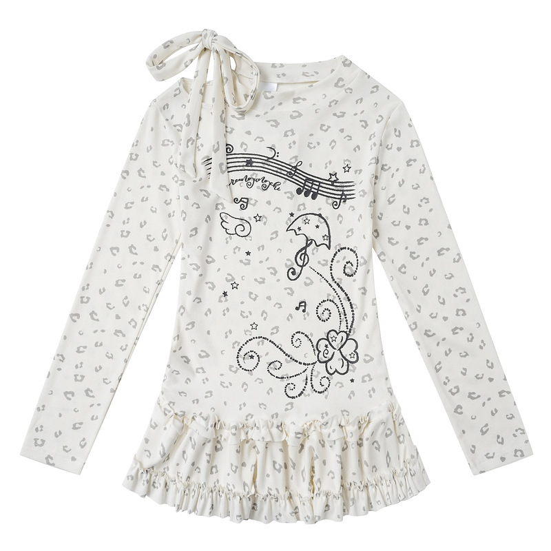 Off-white leopard print one-shoulder dress with bow design, long sleeves, musical note ruffle hem, slimming effect, niche women's fashion