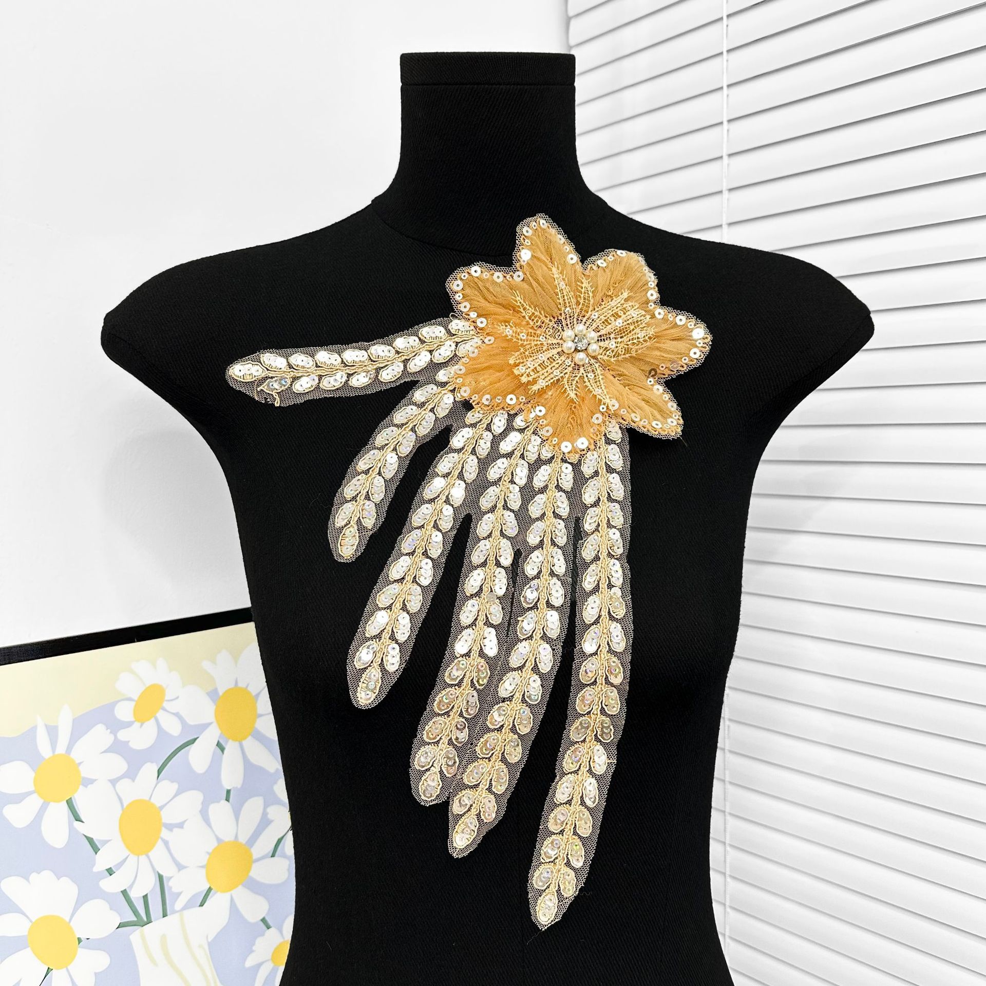 Super inmortal flor tridimensional computadora bordada esquinilla clavos de flores de malla encaje vestido de boda accesorios