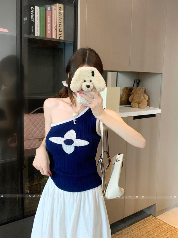 韓国純粋な欲望スタイルの斜め肩コントラストパターンニットトップ女性の夏スリムフィットノースリーブワンショルダーキャミソール|undefined