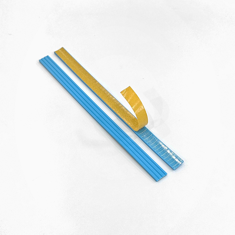 荷物保護カバー、騒音低減、耐摩耗性、厚みのあるシリコンタイヤカバー、粘着性の裏地付きスーツケースホイール保護カバー