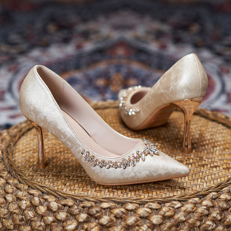 2025 New Pointed Toe Stiletto High Heels Large Size Plus Fat and Widened Women's Shoes Wedding Banquet Shallow Mouth with Cheongsam Versatile 2025 New Pointed Toe Stiletto High Heels Large Size Plus Fat and Widened Women's Shoes Wedding Banquet Shallow Mouth with Cheongsam Versatile
