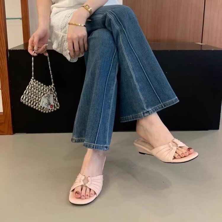 Suave estilo francés plegado pendiente con zapatillas de verano para mujeres 06 nuevo con falda antideslizante desnudo zapatillas frías image 4