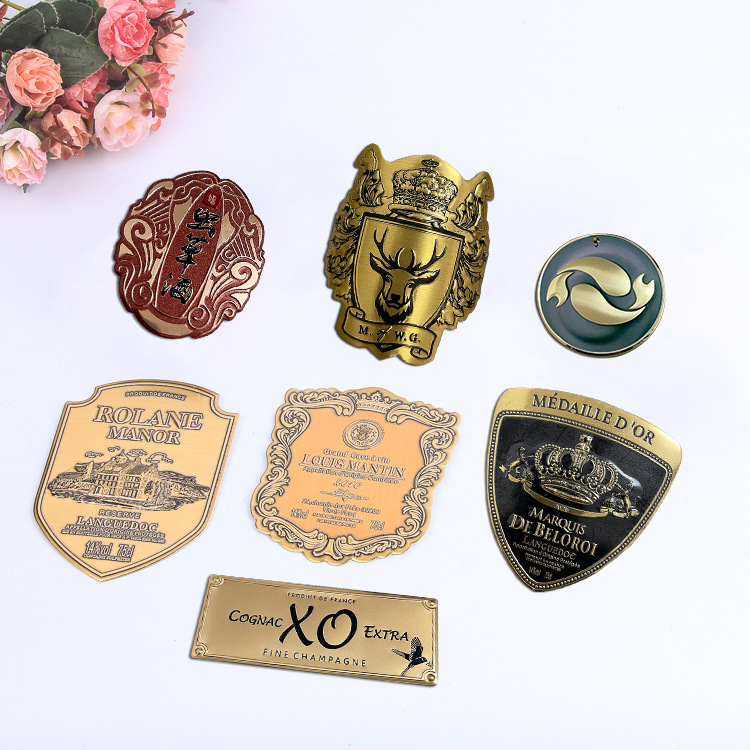 香水瓶礼品盒标牌香薰蜡烛铝牌红酒白酒标牌abs注塑电镀酒铭牌