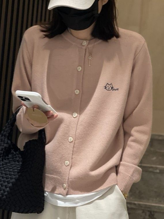2025女秋季潮流针织衫新款刺绣小猫圆领排扣减龄开衫清新外搭宽松|undefined