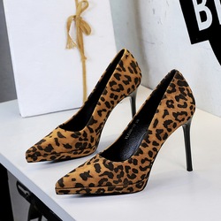 8366-11 European and American versatile waterproof platform high heels, women's slim heels, elegant and not tiring, pointed toe suede leopard print single shoes