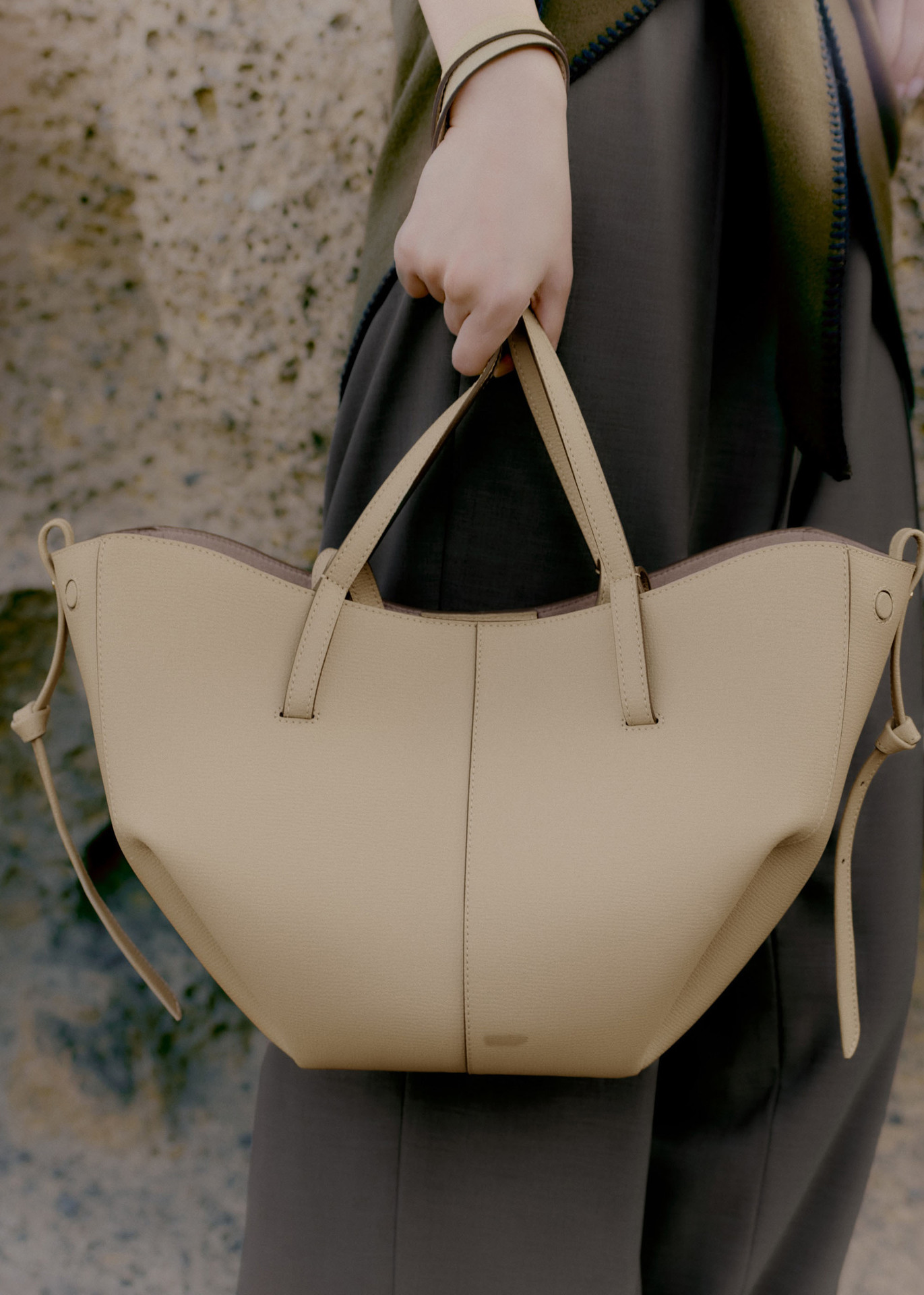 クロスボーダー高バージョン本革POEIVE大容量ショッピングバッグ片肩手提げトート翼女性カバンシワバッグ