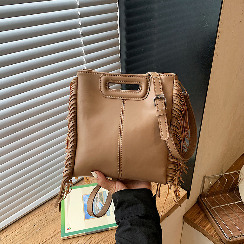 American-Style Western Retro Tassel Tote Small Bag, Solid Color Soft Leather Handbag, Trendy and Unique, Can Be Worn Crossbody, Women's Bag, Cross-Border American-Style Western Retro Tassel Tote Small Bag, Solid Color Soft Leather Handbag, Trendy and Unique, Can Be Worn Crossbody, Women's Bag, Cross-Border