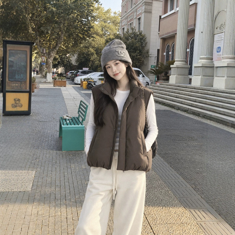 ADAM BO winter new collection: stand-up collar, short-length down vest, high-pile, warm, loose-fitting, and versatile for layering, featuring a functional turtle-back design