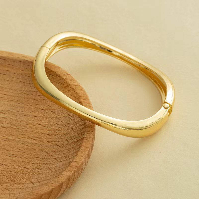 Europa y los Estados Unidos lujo transfronterizo diseño ligero de la industria pesada sensación pulsera metálica brillante abertura pulsera geometría minimalista personalidad amplia joyas