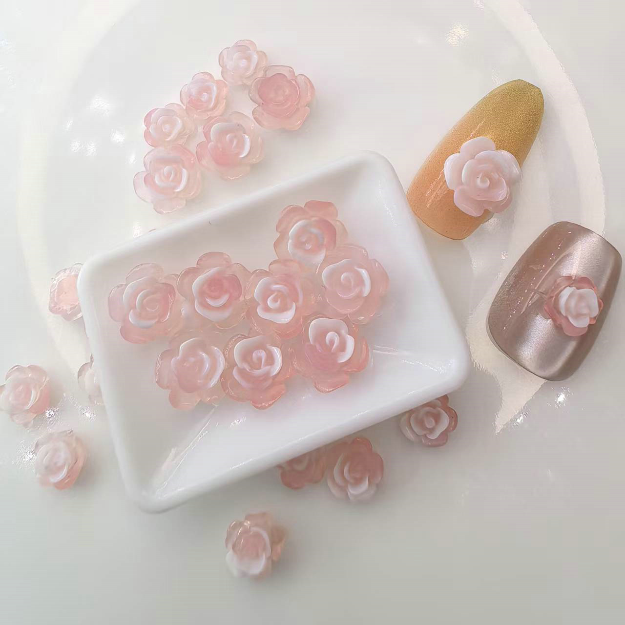 大小夜光光变玫瑰花夏天热卖美甲饰品外贸出口内销地摊都可以00