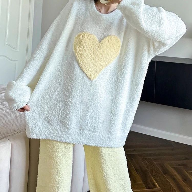 Al por mayor transfronterizo nuevo amor de invierno cuello redondo chaqueta mitad pijama de terciopelo caricatura dulce ropa cálida para el hogar