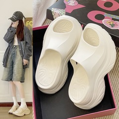 ハイヒールのスリッパの女性は夏に外に一字の女性の新型の厚い底のEVAのスリッパを着ます。